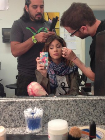 martina bajo ase una horas una foto maquillandola para VIOLETA2 